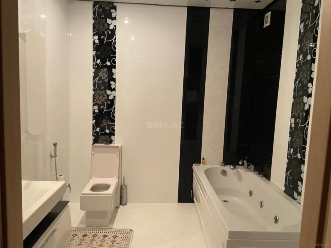 Kirayə verilir 3 otaqlı mənzil 130 m²