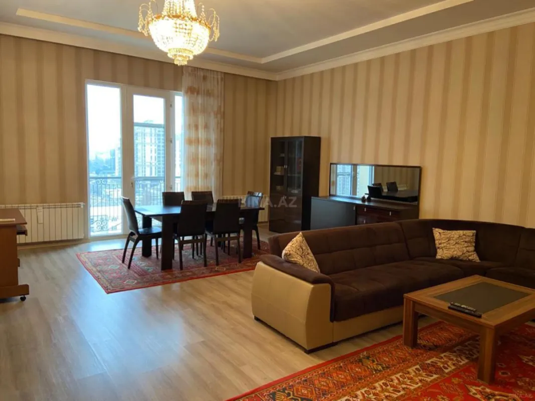 Kirayə verilir 3 otaqlı mənzil 130 m²