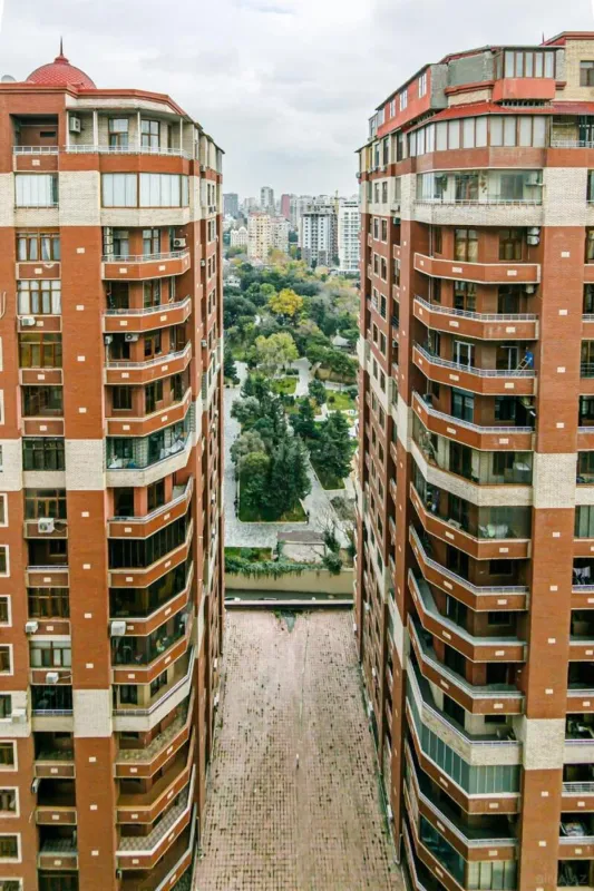 Satılır 3 otaqlı mənzil 160 m²