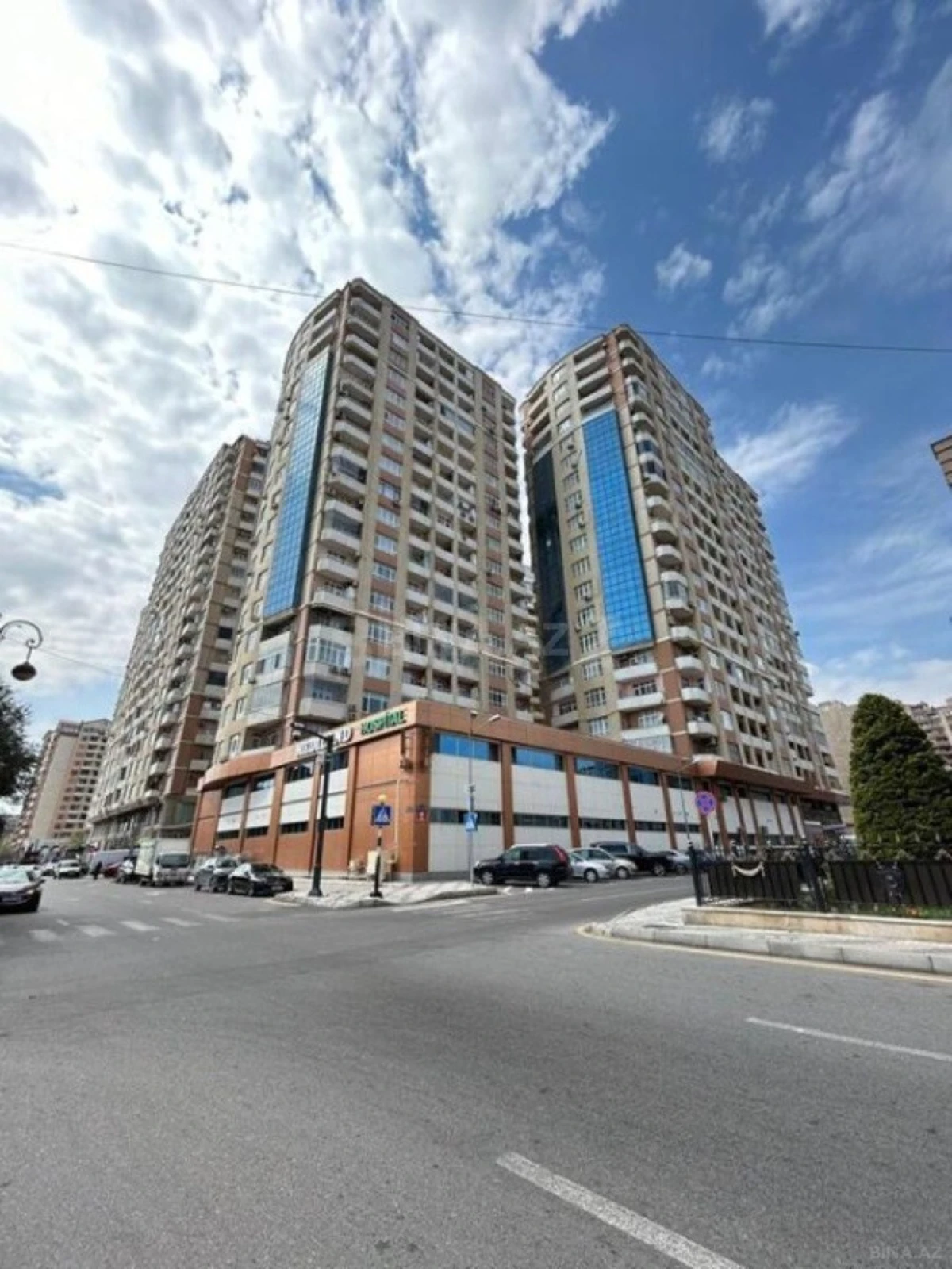 Satılır 3 otaqlı mənzil 128 m²