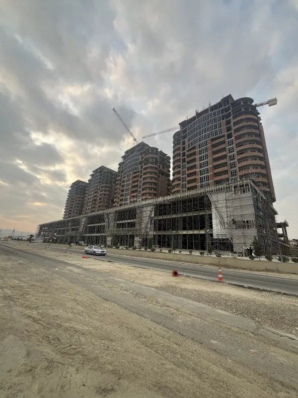 Satılır 2 otaqlı mənzil 83 m²