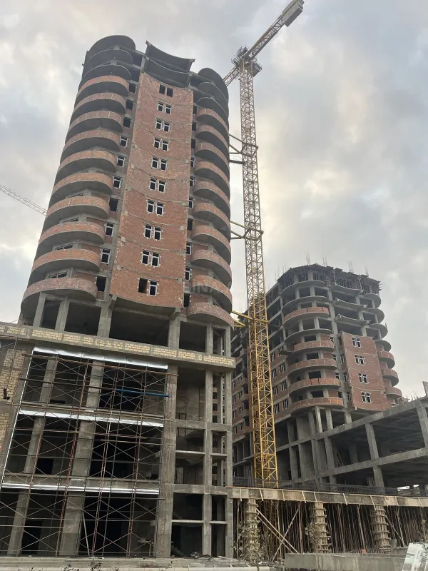 Satılır 2 otaqlı mənzil 83 m²