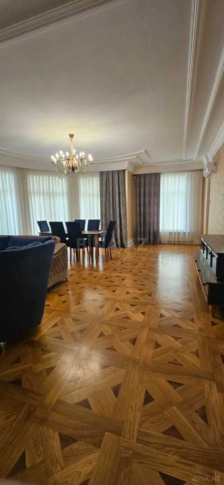 Kirayə verilir 4 otaqlı mənzil 210 m²