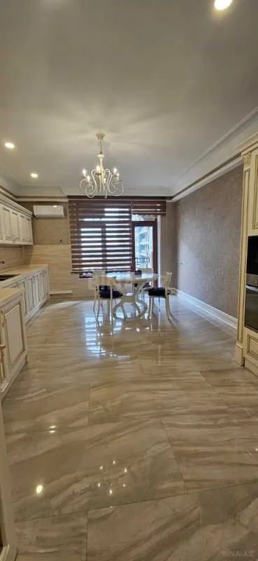Kirayə verilir 4 otaqlı mənzil 210 m²