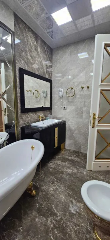 Kirayə verilir 4 otaqlı mənzil 210 m²