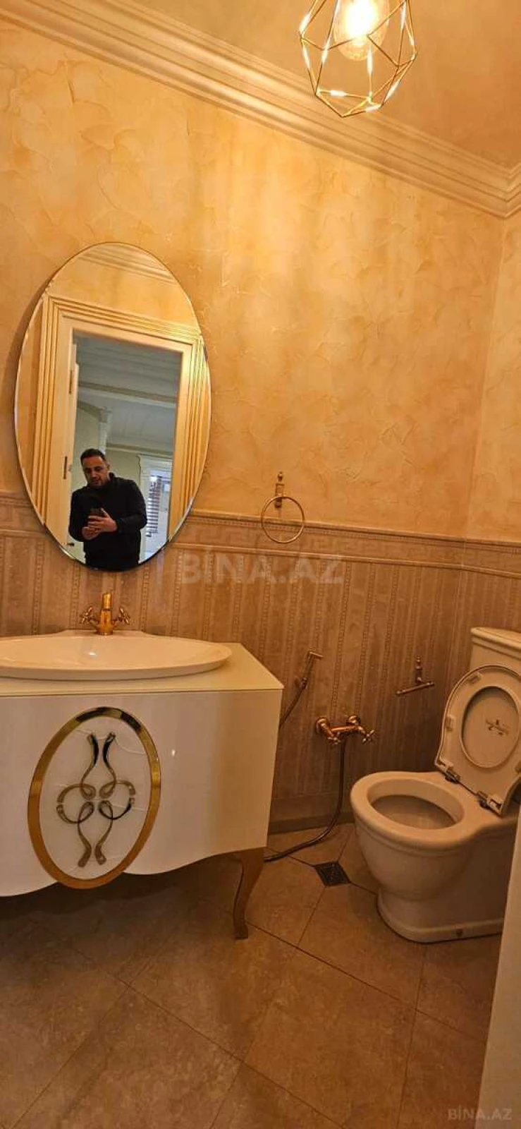 Kirayə verilir 4 otaqlı mənzil 210 m²