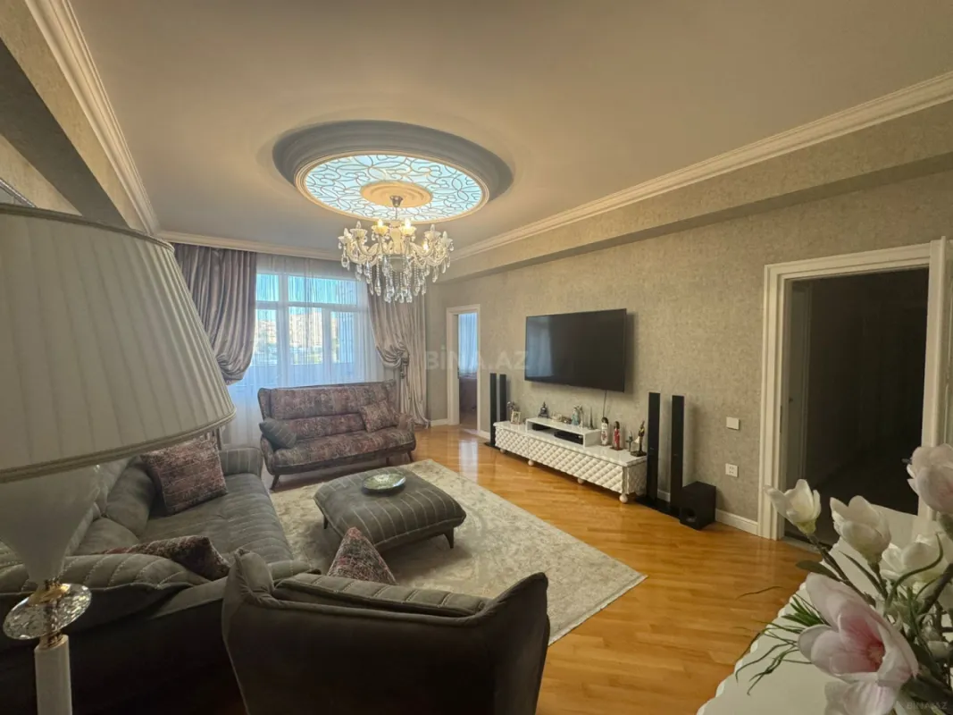 Satılır 4 otaqlı mənzil 105 m²