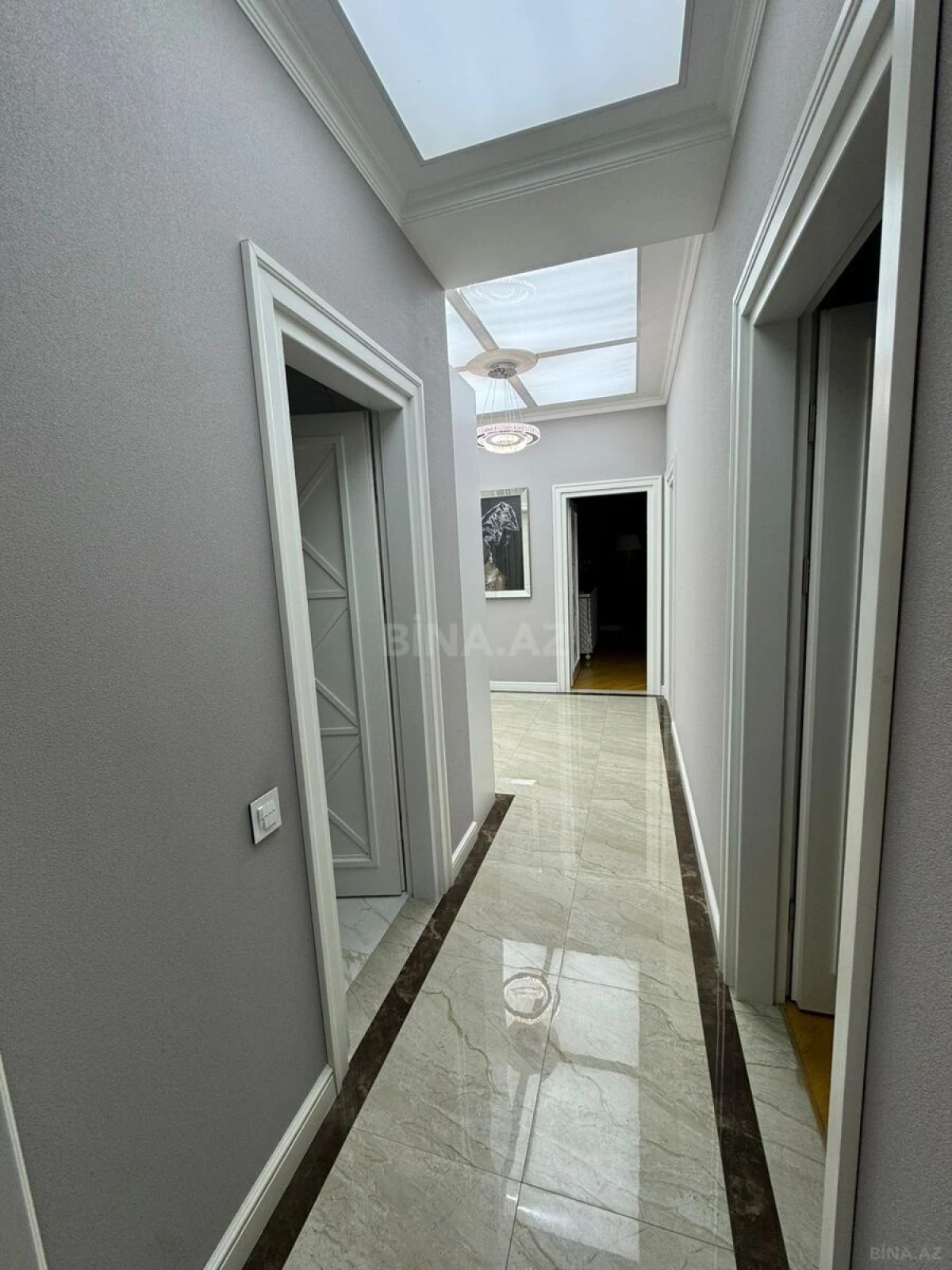 Satılır 4 otaqlı mənzil 105 m²