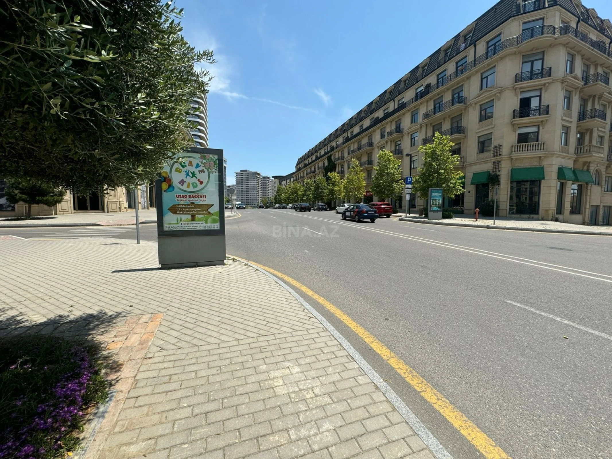 Satılır 4 otaqlı mənzil 162 m²