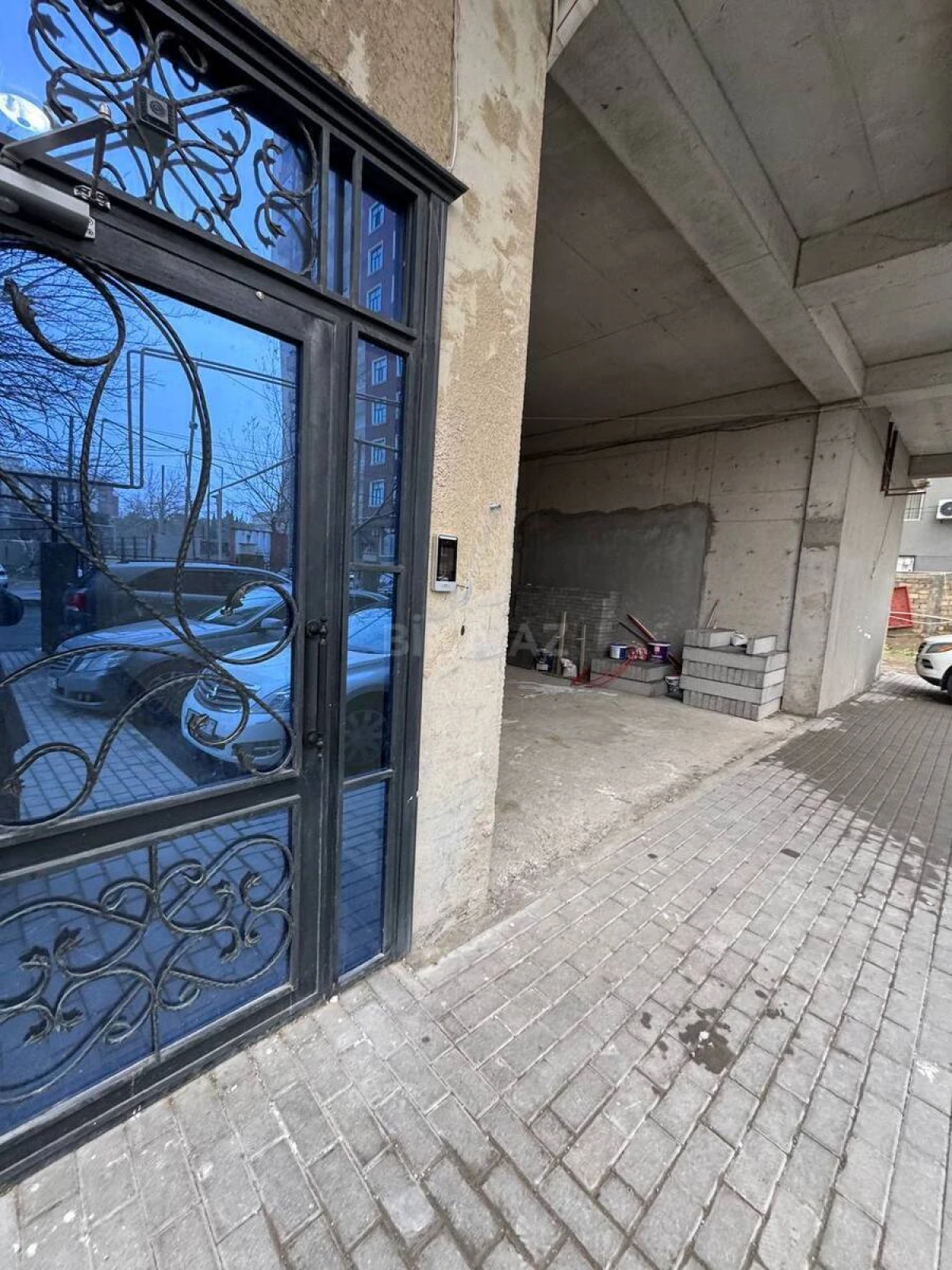 Satılır 3 otaqlı mənzil 133 m²