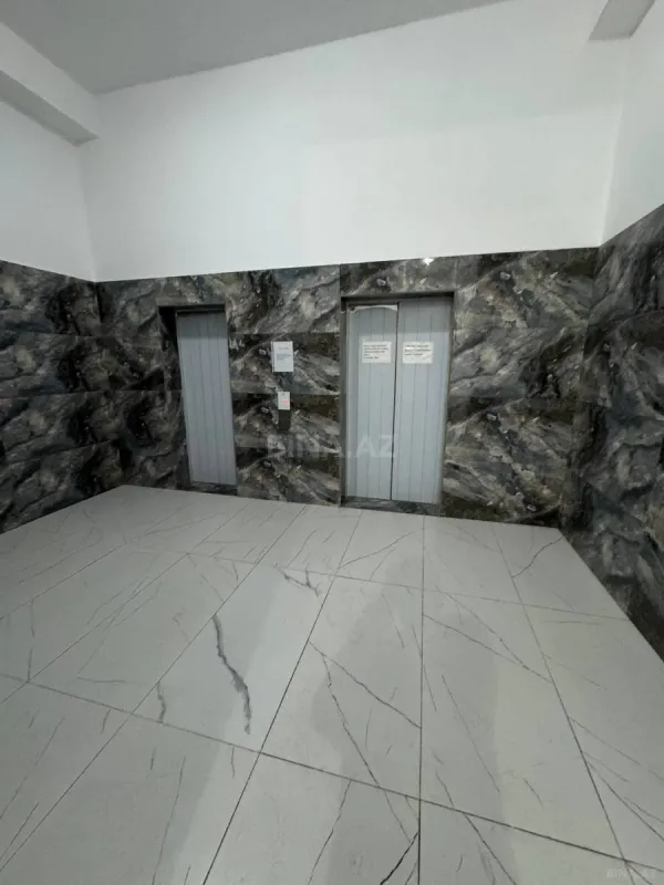 Satılır 3 otaqlı mənzil 133 m²