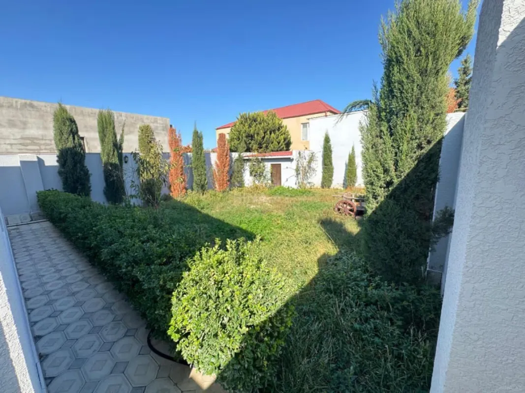 Satılır 4 otaqlı həyət evi 180 m²