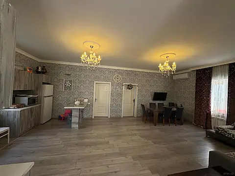 Satılır 4 otaqlı həyət evi 180 m²
