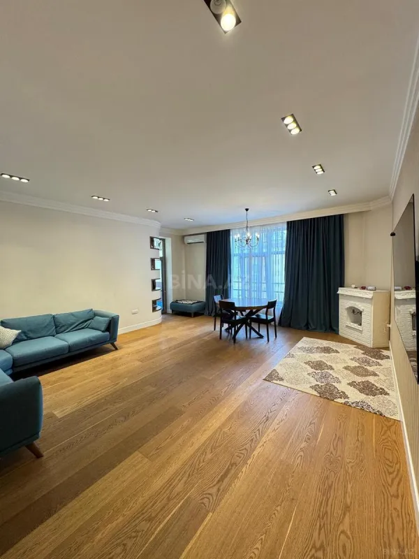 Satılır 3 otaqlı mənzil 170 m²
