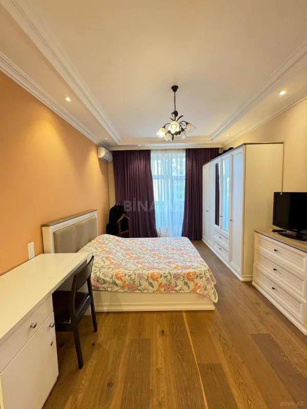 Satılır 3 otaqlı mənzil 170 m²