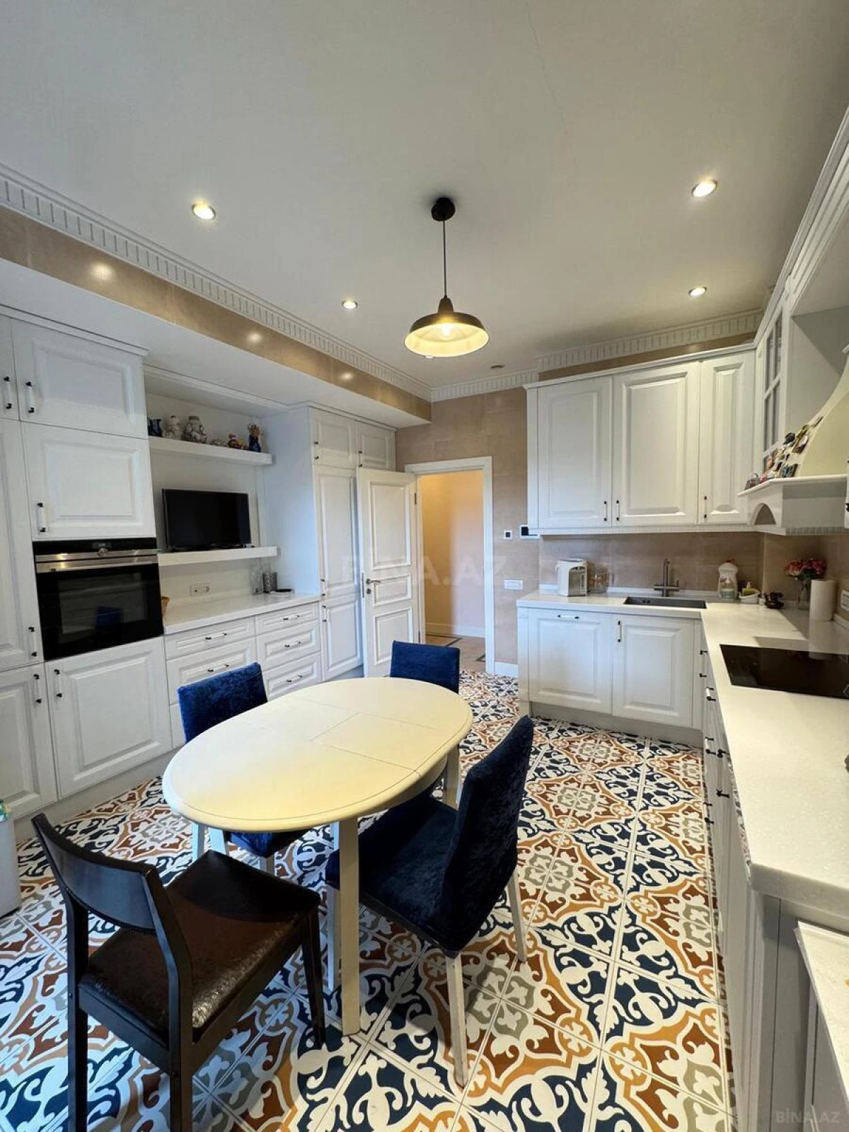 Satılır 3 otaqlı mənzil 170 m²