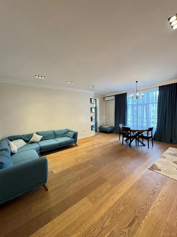 Satılır 3 otaqlı mənzil 170 m²