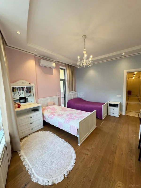 Satılır 3 otaqlı mənzil 170 m²