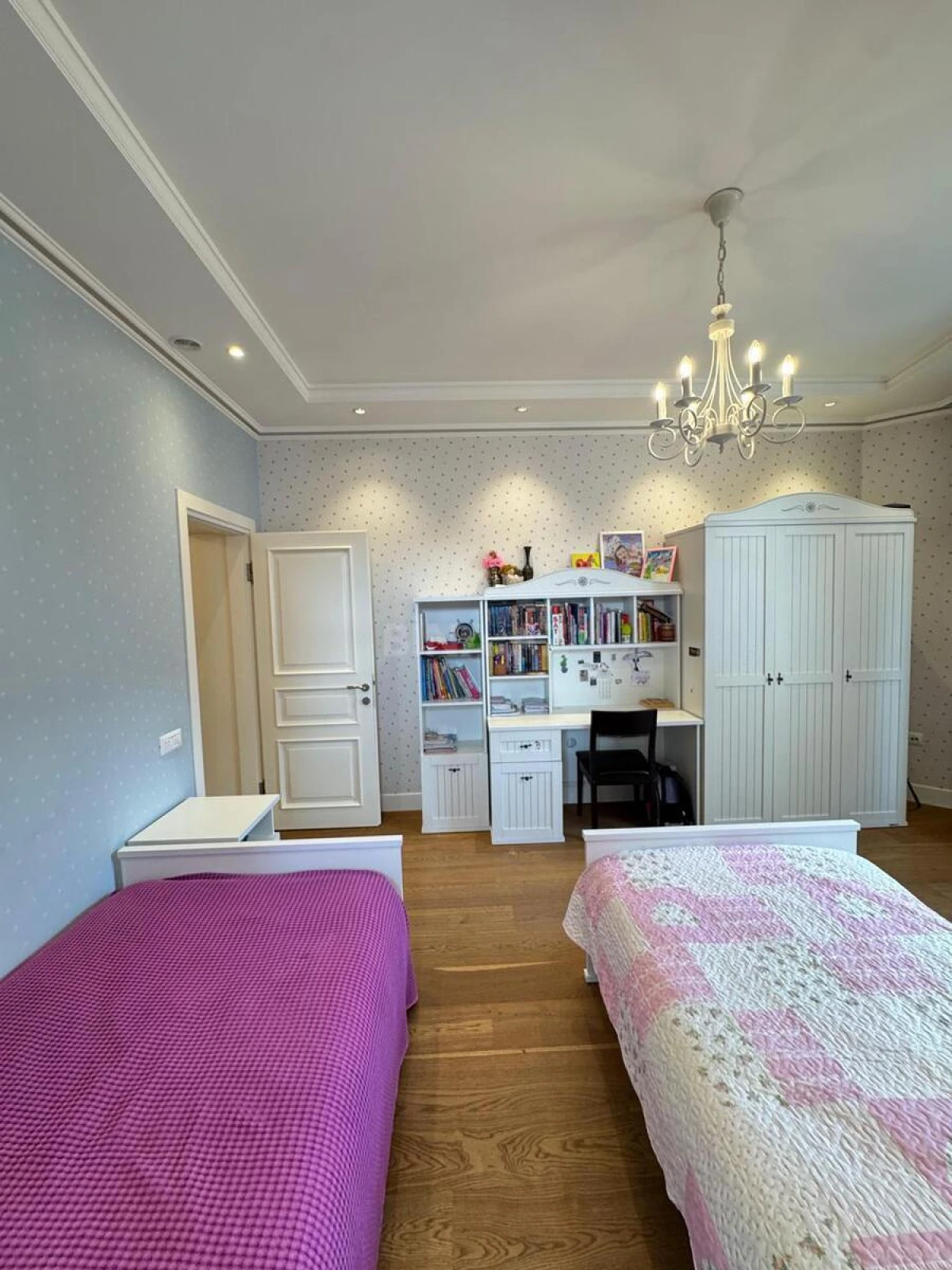 Satılır 3 otaqlı mənzil 170 m²