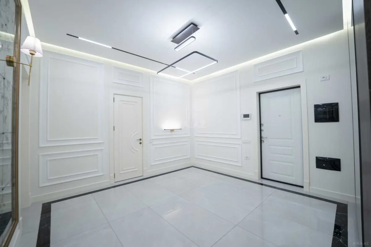 Satılır 3 otaqlı mənzil 125 m²