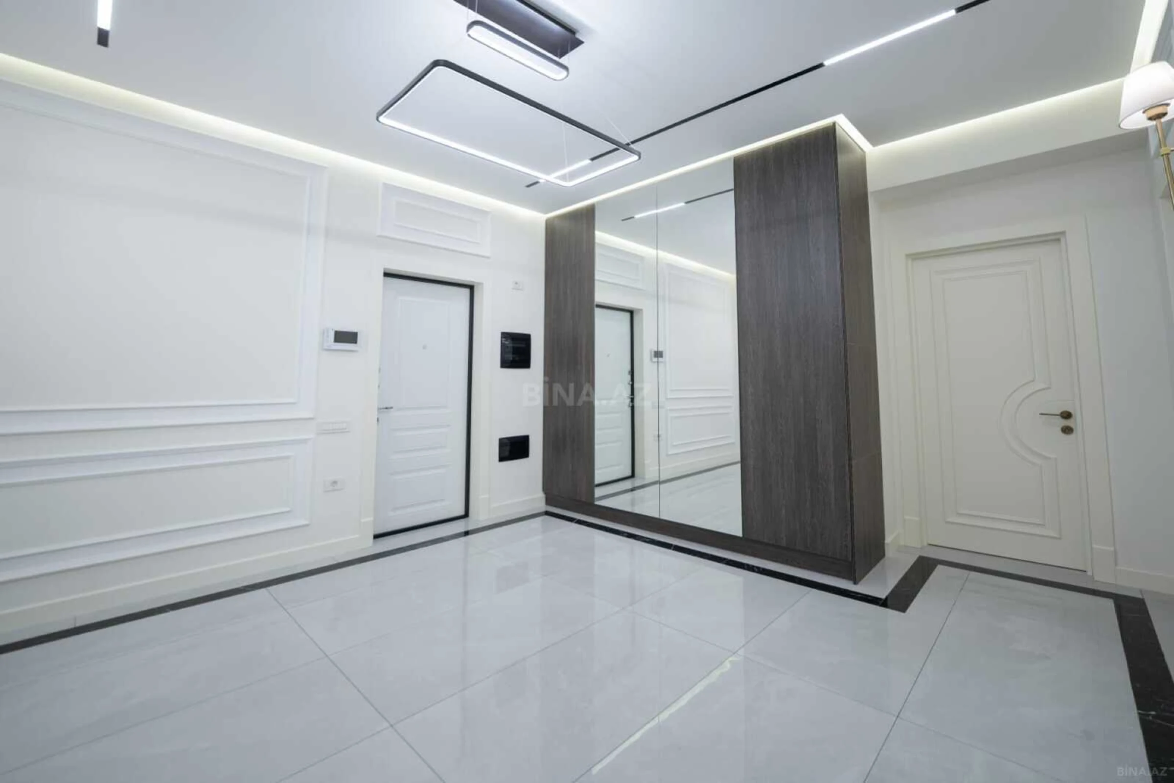 Satılır 3 otaqlı mənzil 125 m²