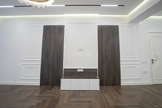 Satılır 3 otaqlı mənzil 125 m²