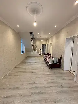 Satılır 5 otaqlı həyət evi 230 m²