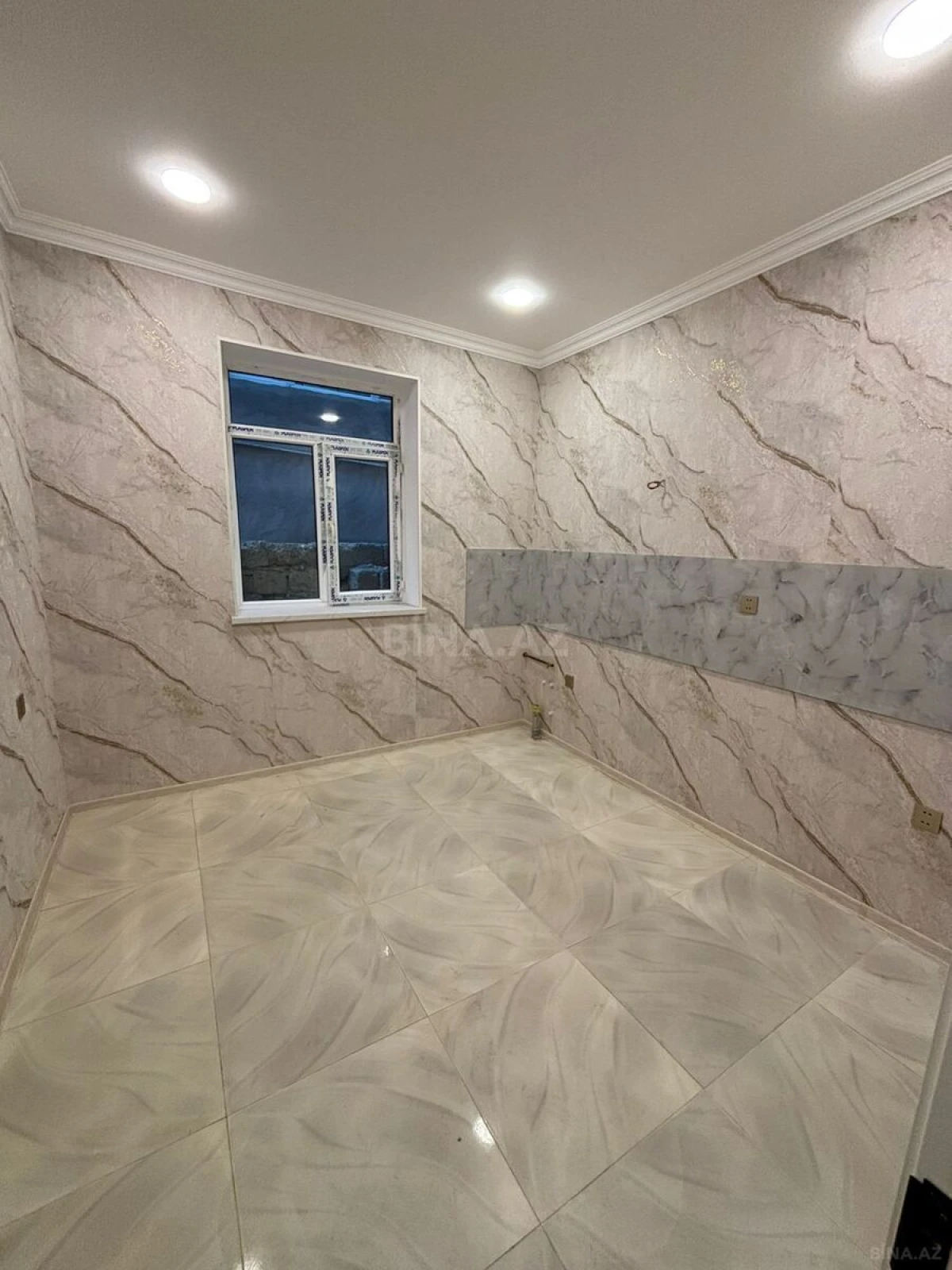 Satılır 5 otaqlı həyət evi 230 m²
