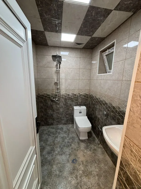 Satılır 5 otaqlı həyət evi 230 m²