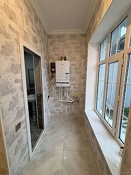 Satılır 5 otaqlı həyət evi 230 m²
