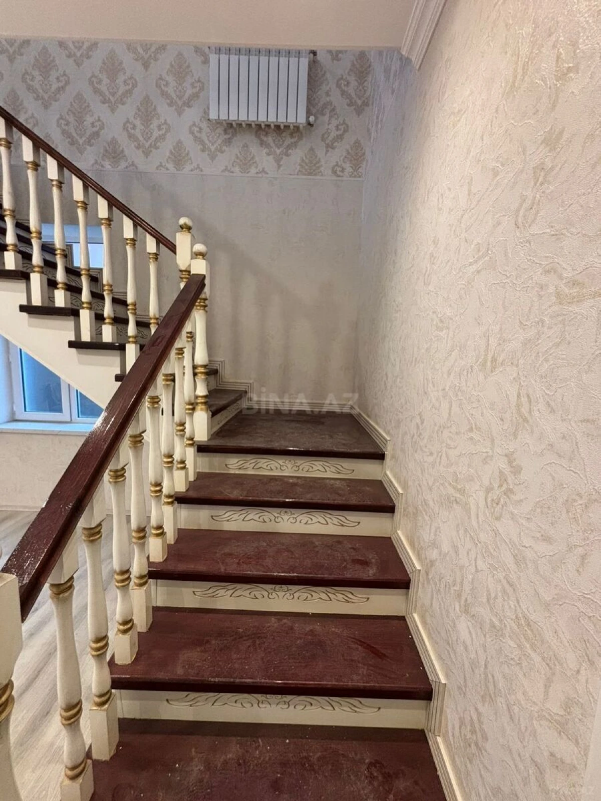 Satılır 5 otaqlı həyət evi 230 m²