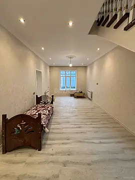 Satılır 5 otaqlı həyət evi 230 m²