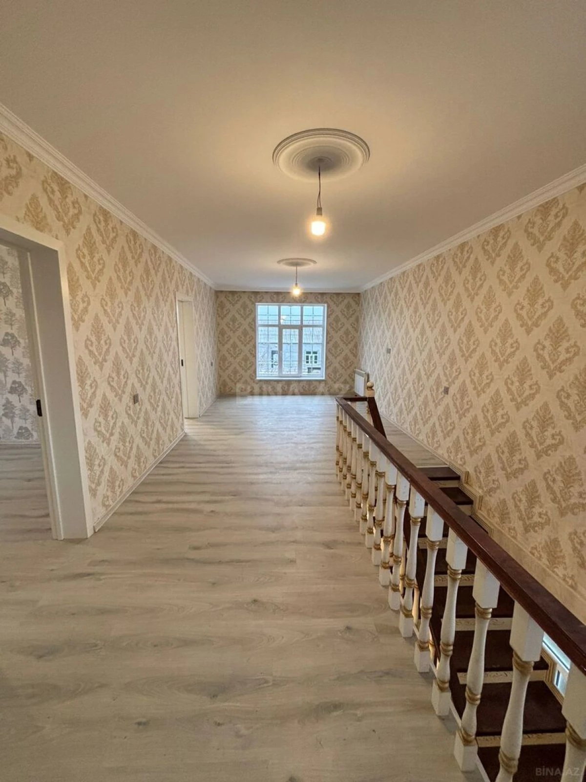 Satılır 5 otaqlı həyət evi 230 m²