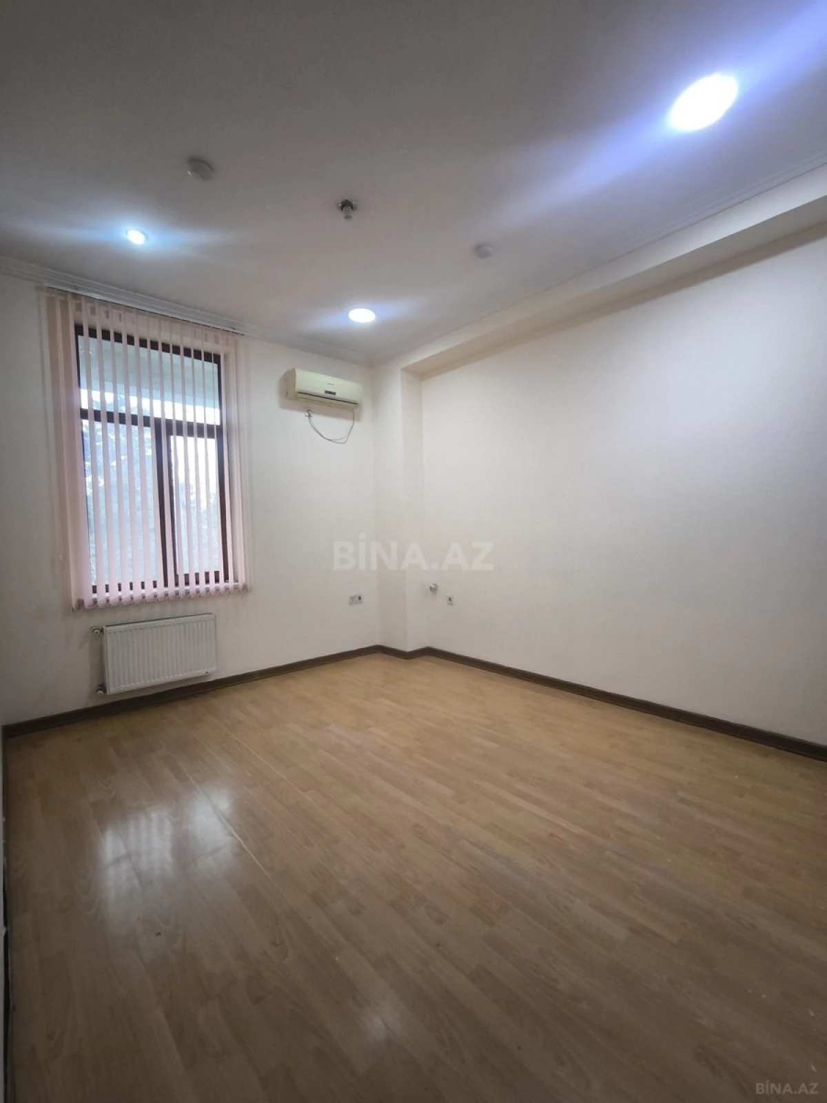 Kirayə verilir 11 otaqlı ofis 280 m²