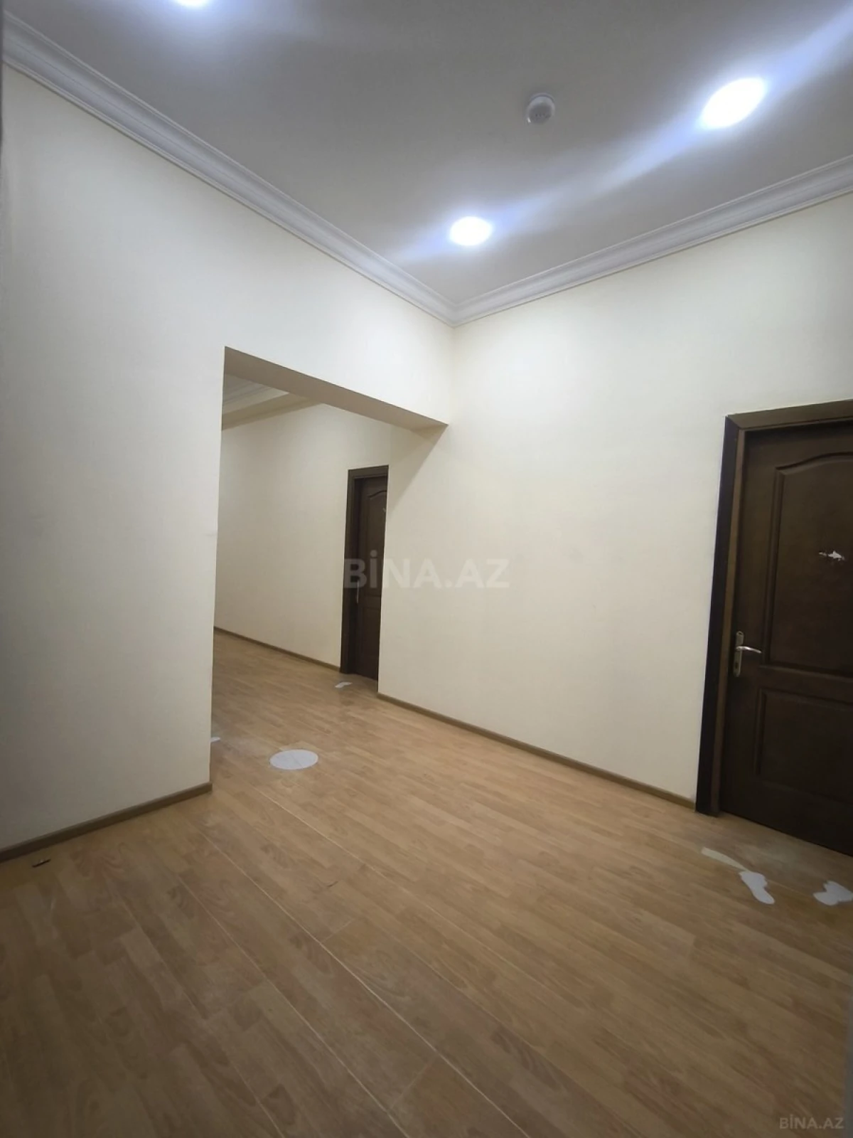 Kirayə verilir 11 otaqlı ofis 280 m²