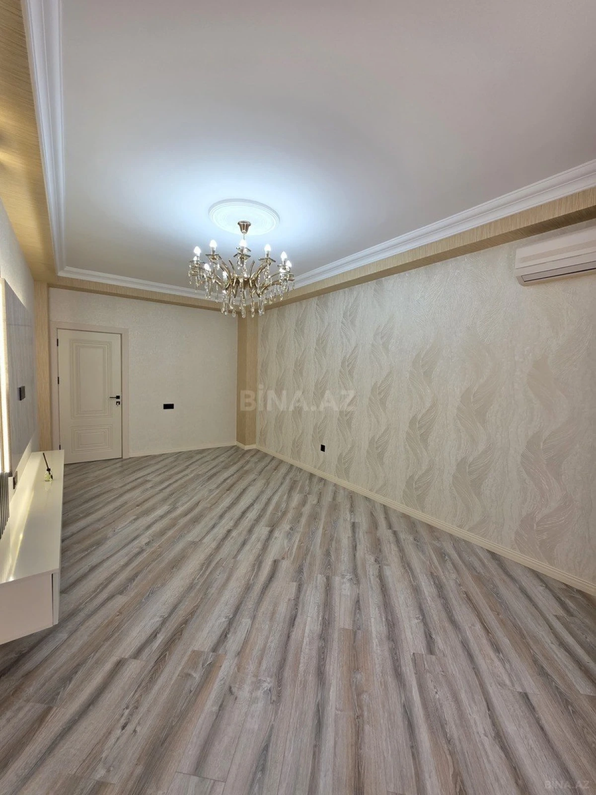 Satılır 3 otaqlı mənzil 98 m²