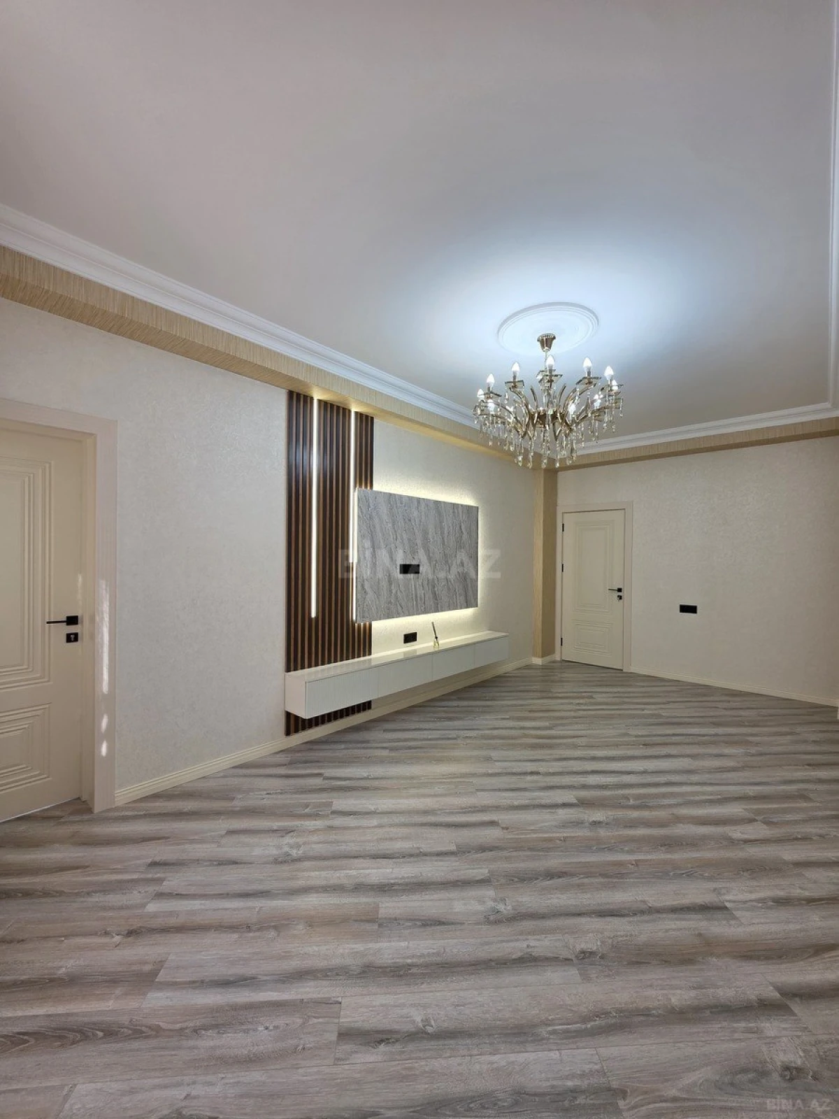 Satılır 3 otaqlı mənzil 98 m²