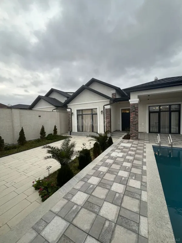 Satılır 4 otaqlı həyət evi 155 m²