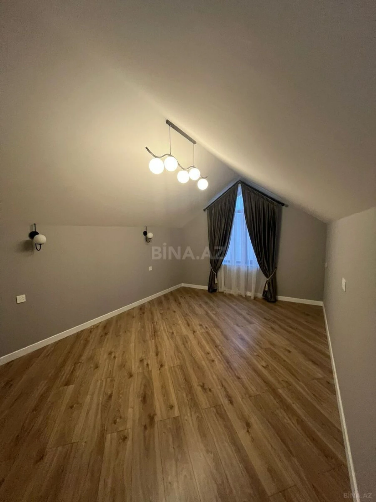 Satılır 4 otaqlı həyət evi 155 m²