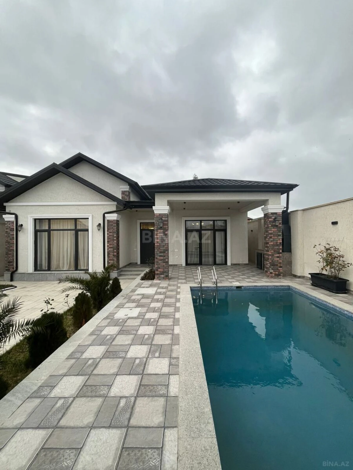 Satılır 4 otaqlı həyət evi 155 m²