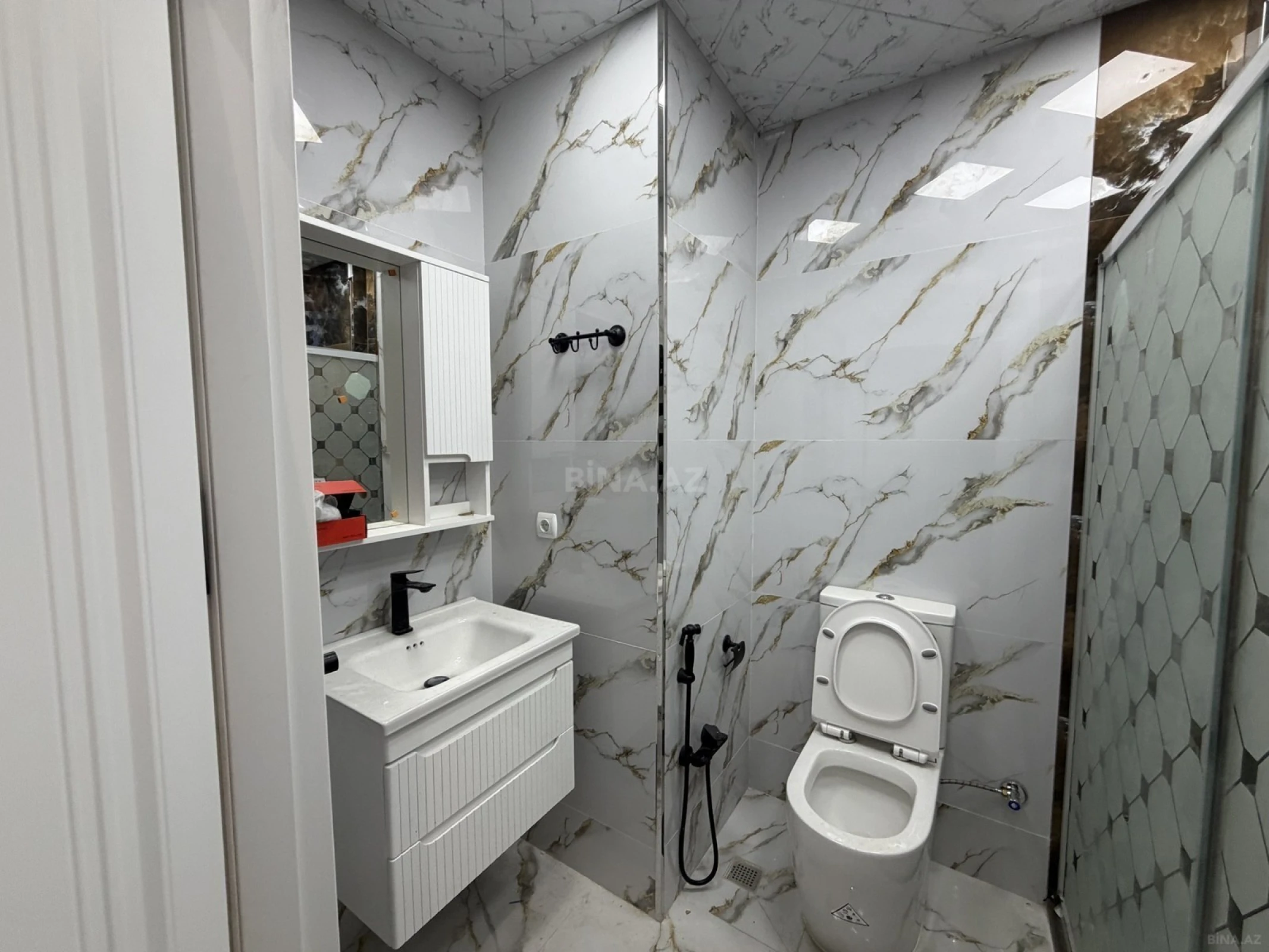 Kirayə verilir 2 otaqlı mənzil 60 m²