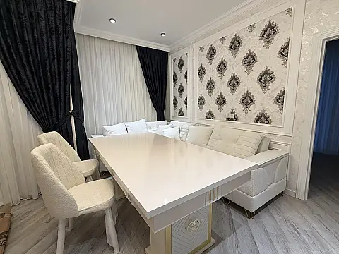 Kirayə verilir 2 otaqlı mənzil 60 m²