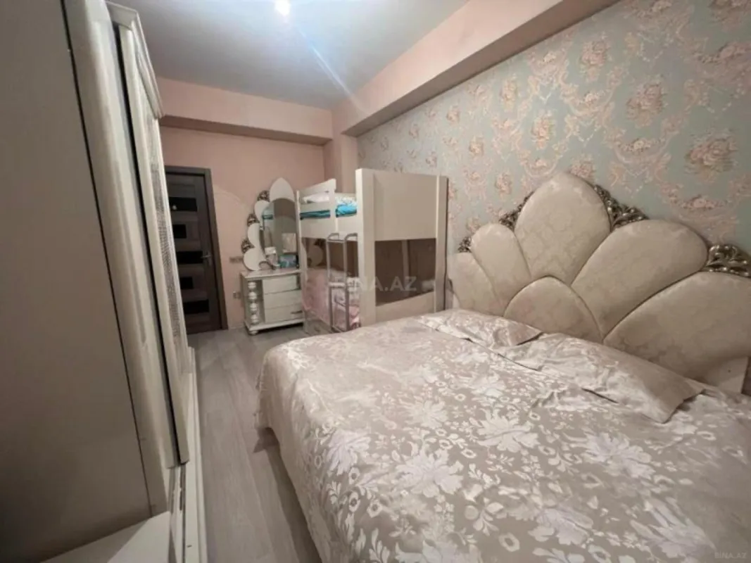 Satılır 2 otaqlı mənzil 72 m²