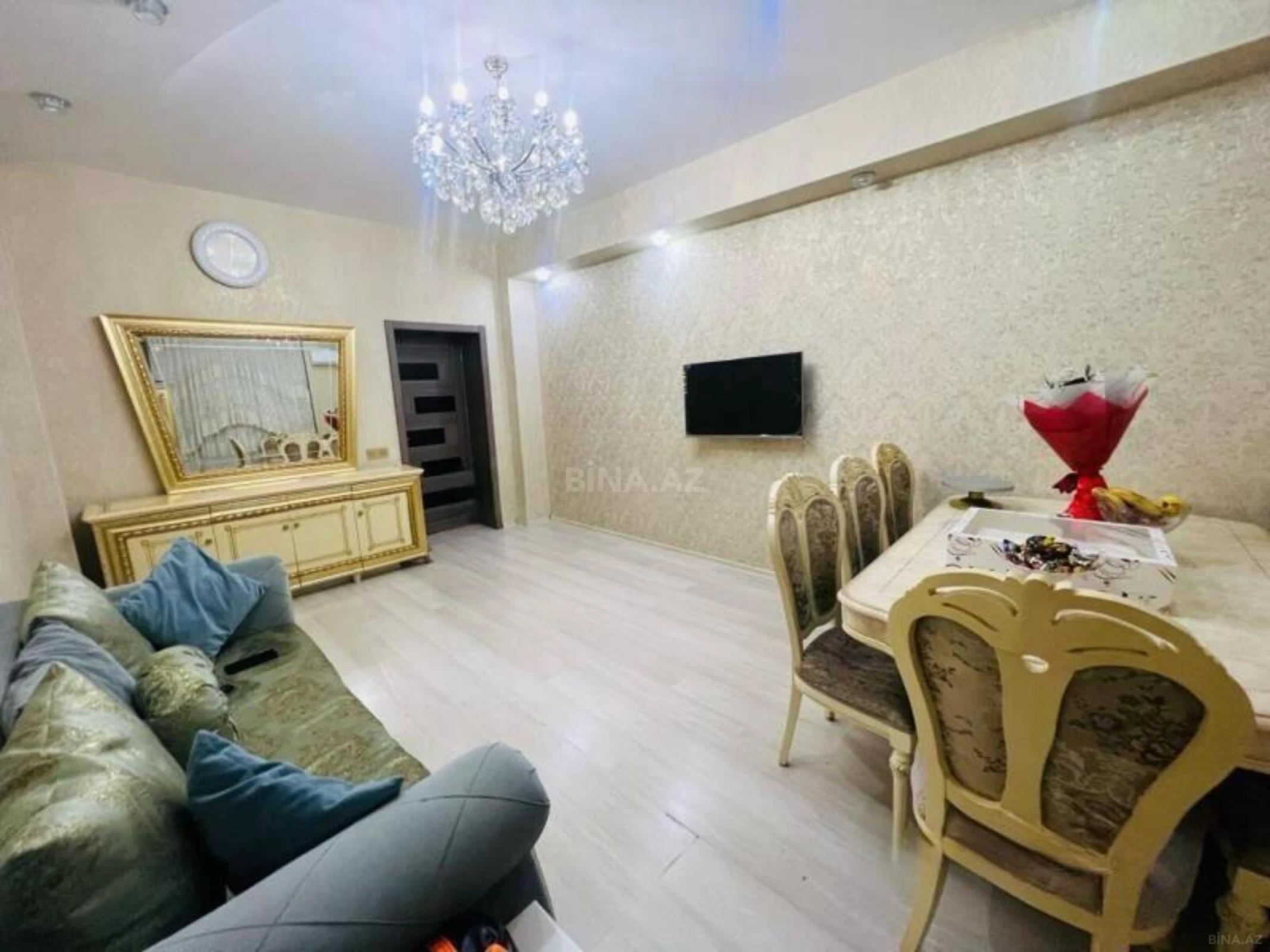 Satılır 2 otaqlı mənzil 72 m²