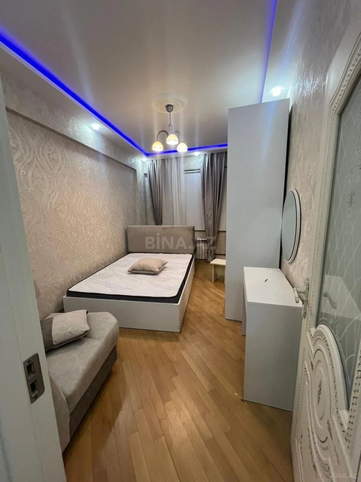 Kirayə verilir 2 otaqlı mənzil 60 m²