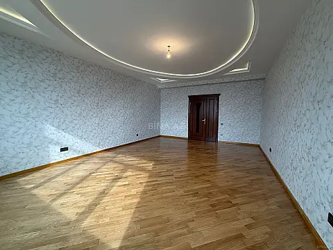 Satılır 3 otaqlı mənzil 151 m²