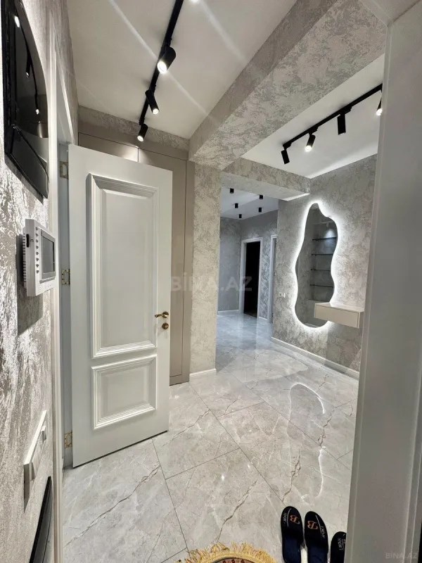 Satılır 3 otaqlı mənzil 125 m²