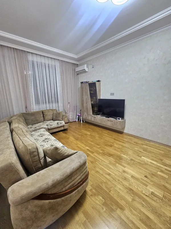 Satılır 2 otaqlı mənzil 69 m²