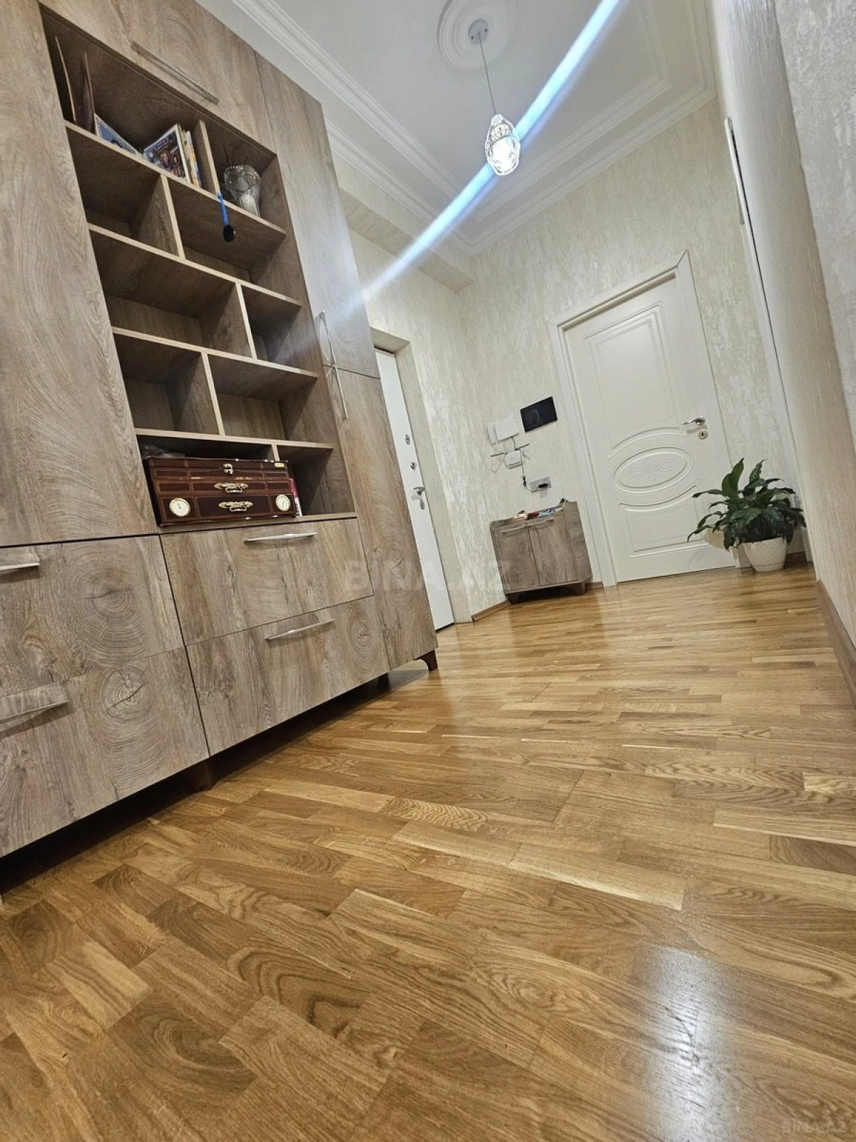 Satılır 2 otaqlı mənzil 69 m²