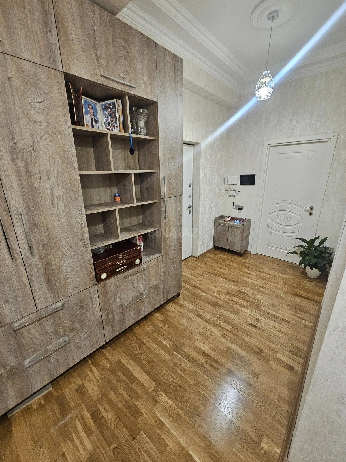 Satılır 2 otaqlı mənzil 69 m²